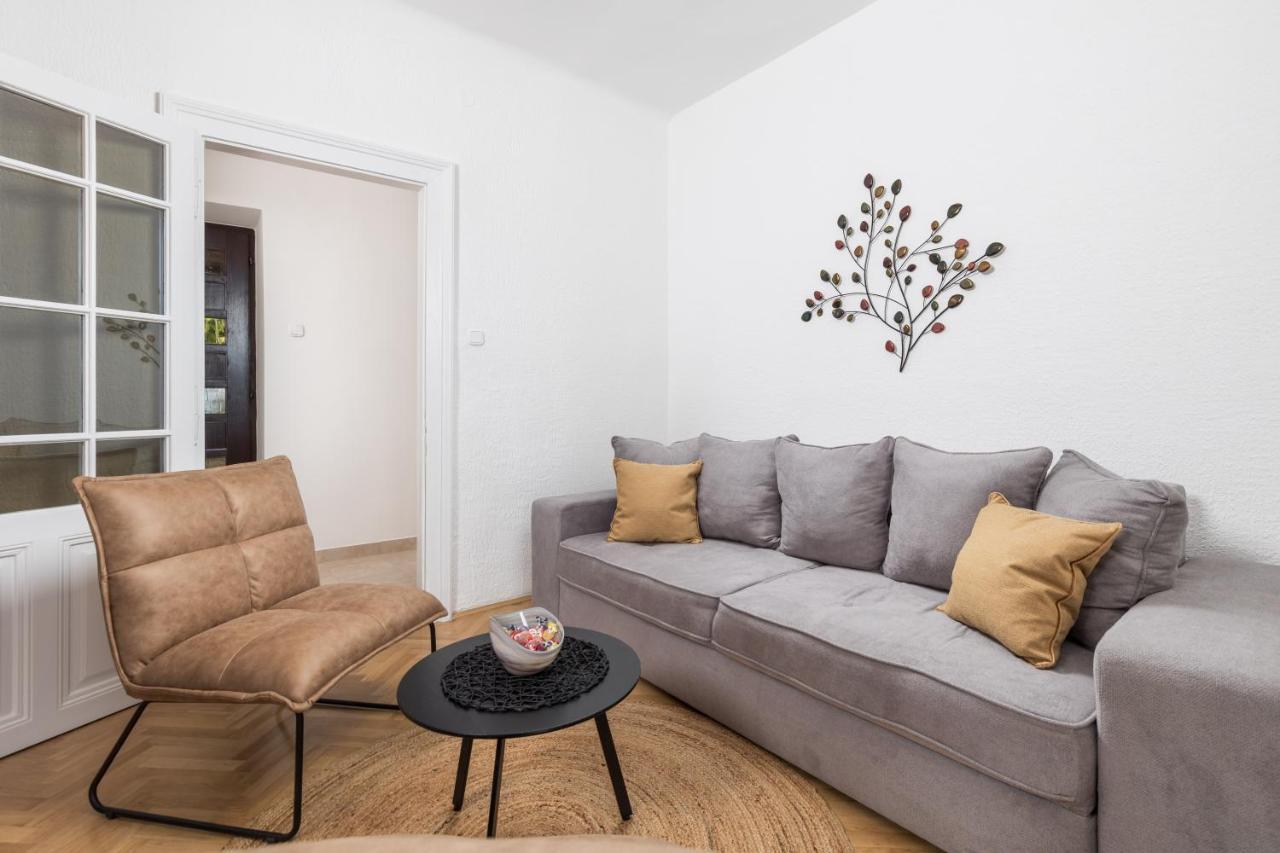 Apartment Carmen มาทุลยี ภายนอก รูปภาพ